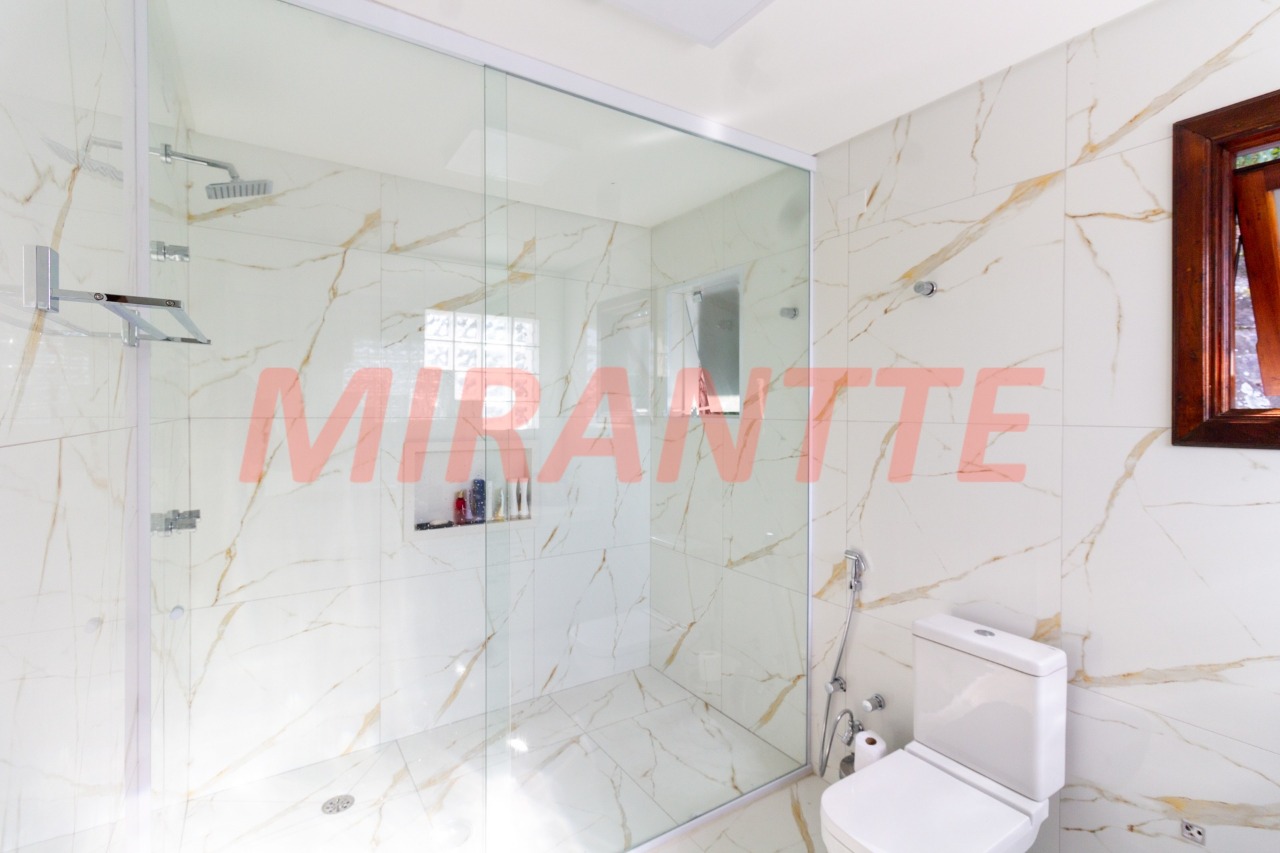 Sobrado de 300m² com 3 quartos em Tremembe