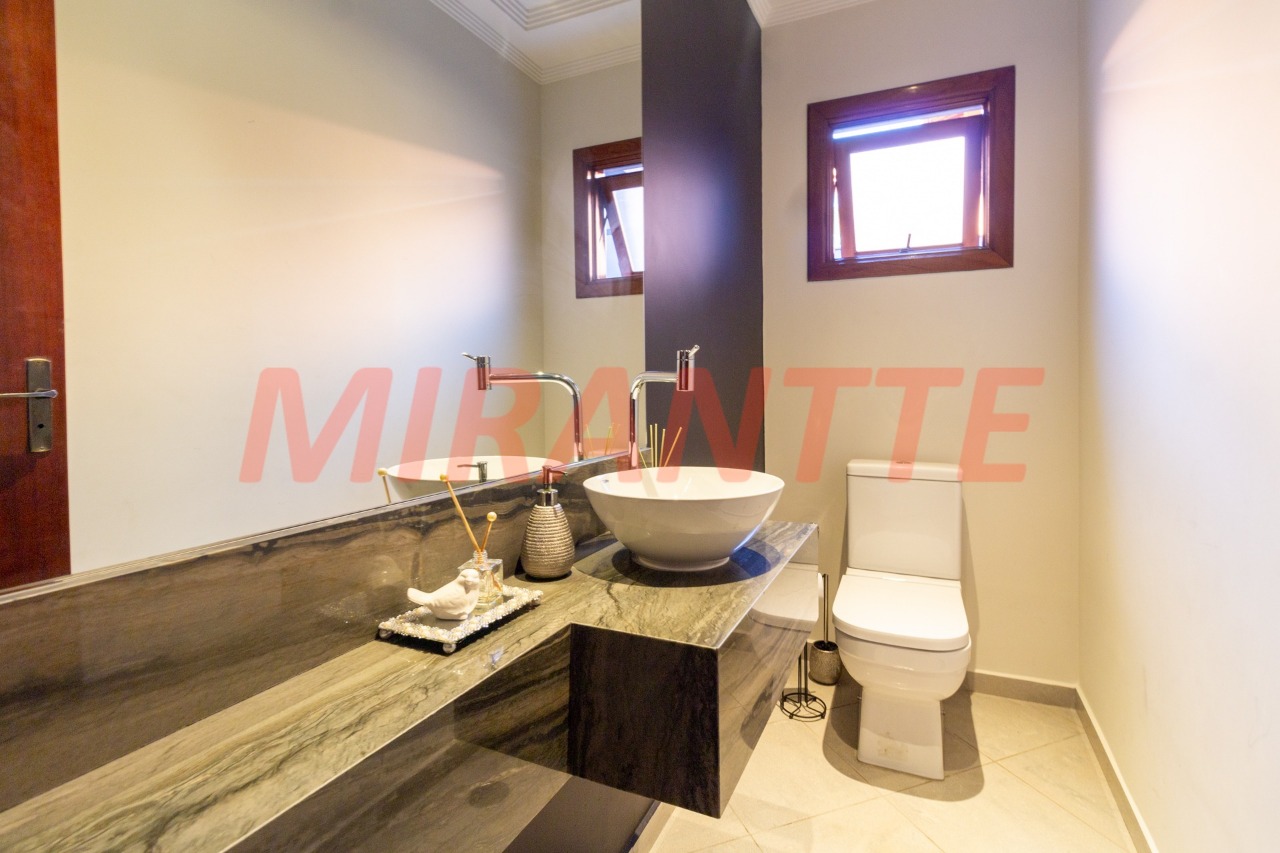 Sobrado de 300m² com 3 quartos em Tremembe