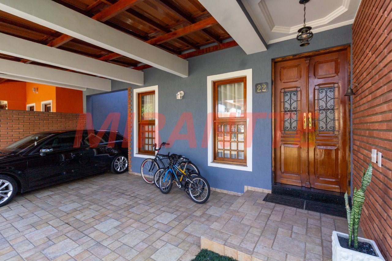Sobrado de 300m² com 3 quartos em Tremembe