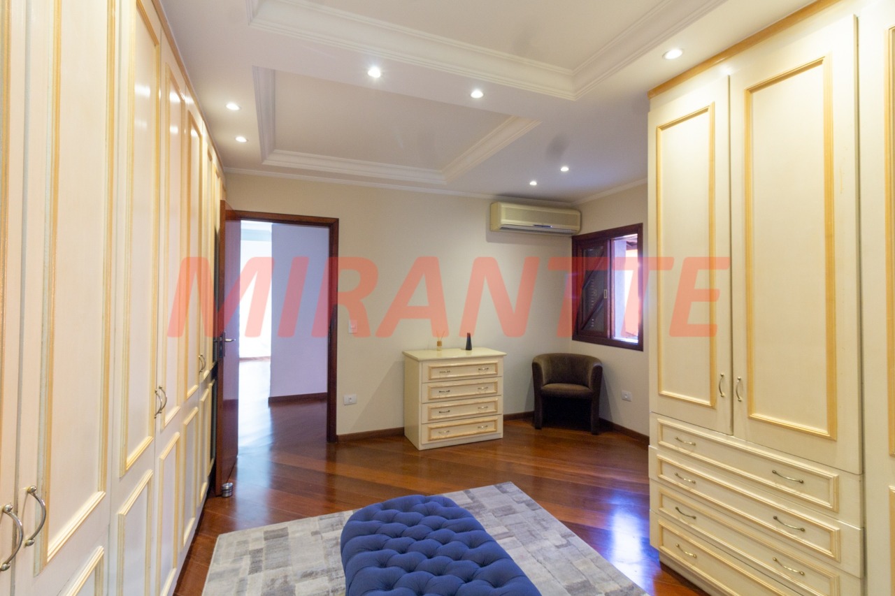 Sobrado de 300m² com 3 quartos em Tremembe