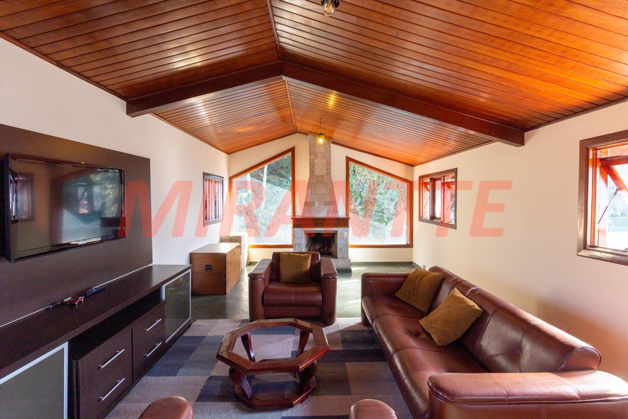 Sobrado de 300m² com 3 quartos em Tremembe