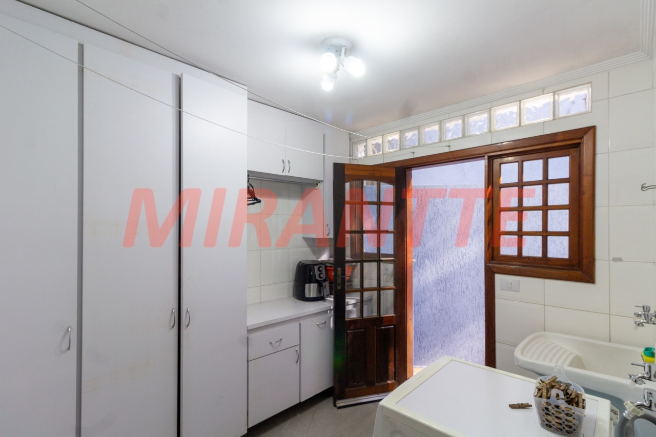 Sobrado de 300m² com 3 quartos em Tremembe