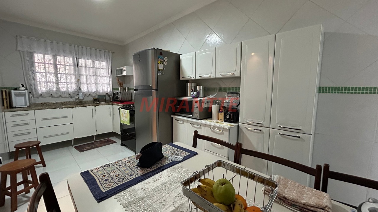Casa terrea de 180m² com 3 quartos em Chora Menino