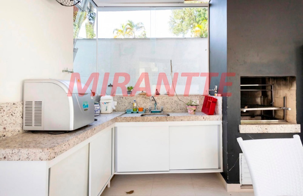 Cond. fechado de 324m² com 6 quartos em Riviera