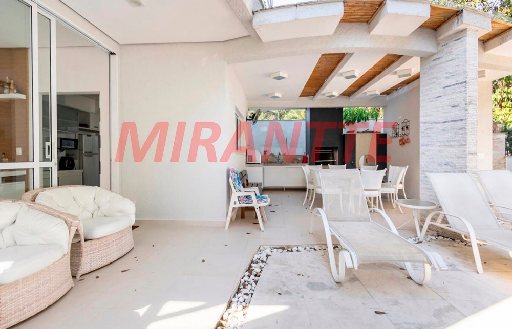 Cond. fechado de 324m² com 6 quartos em Riviera