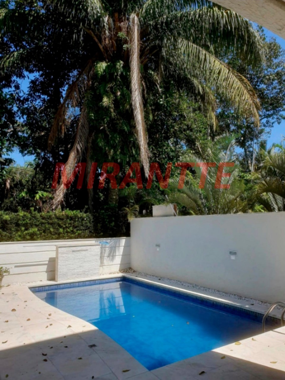 Cond. fechado de 324m² com 6 quartos em Riviera
