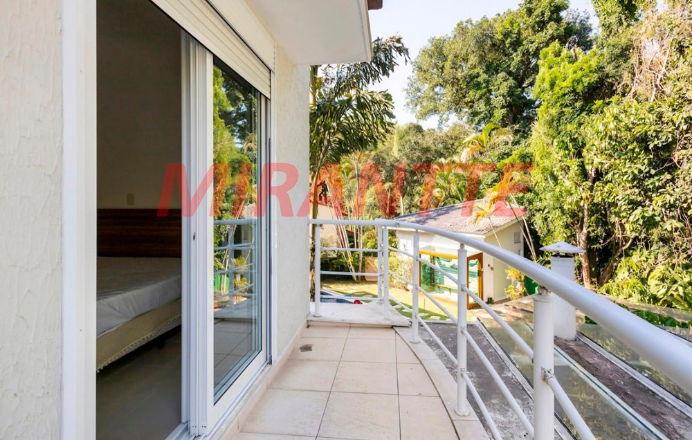 Cond. fechado de 324m² com 6 quartos em Riviera