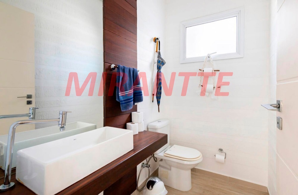 Cond. fechado de 324m² com 6 quartos em Riviera