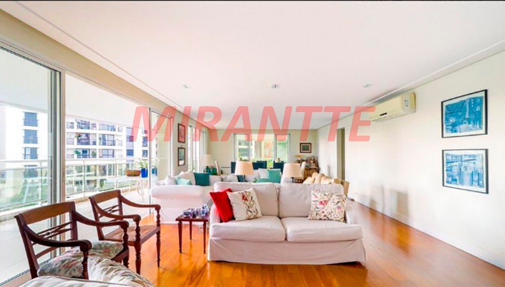 Apartamento de 366m² com 4 quartos em Alto da Lapa