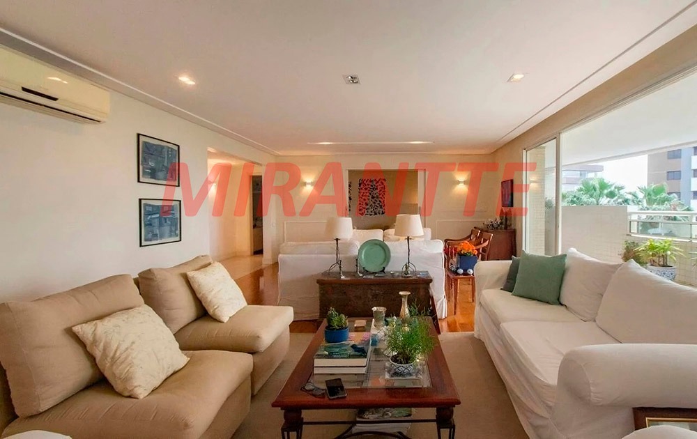 Apartamento de 366m² com 4 quartos em Alto da Lapa