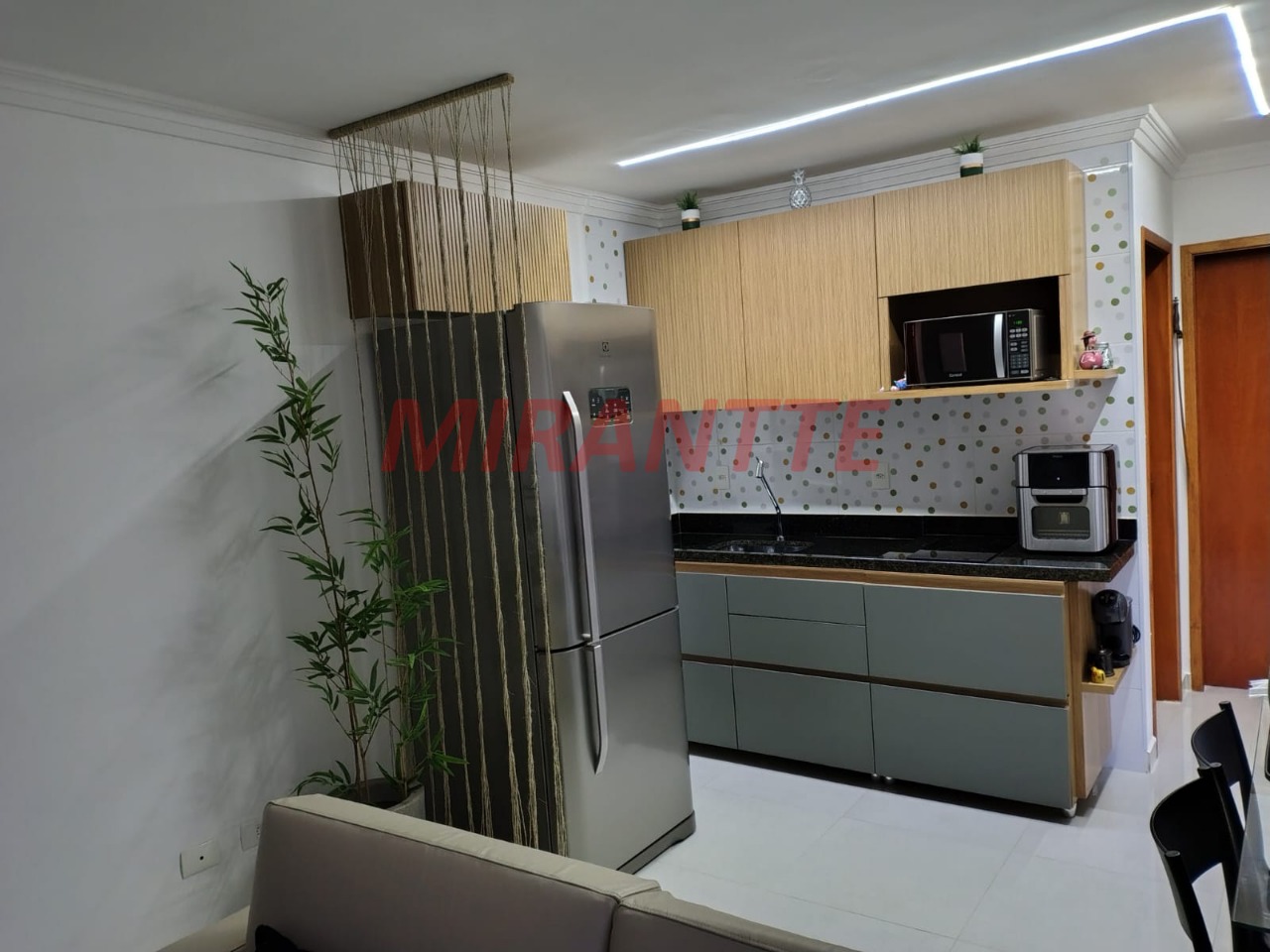Cond. fechado de 55m² com 2 quartos em Vila Nivi
