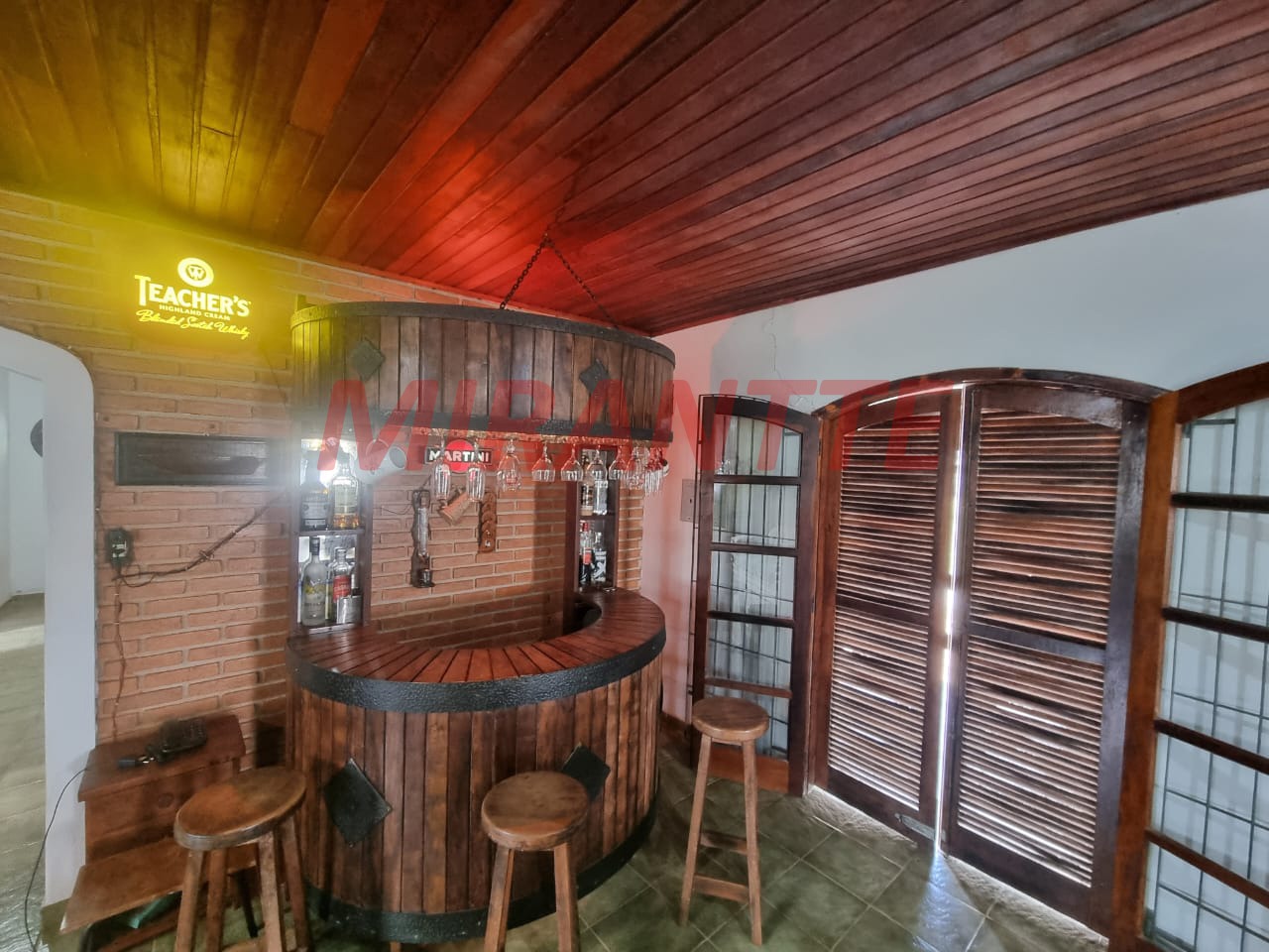 Cond. fechado de 159.9m² com 3 quartos em Canjica (Terra Preta)