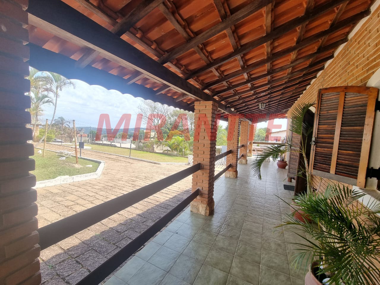 Cond. fechado de 159.9m² com 3 quartos em Canjica (Terra Preta)