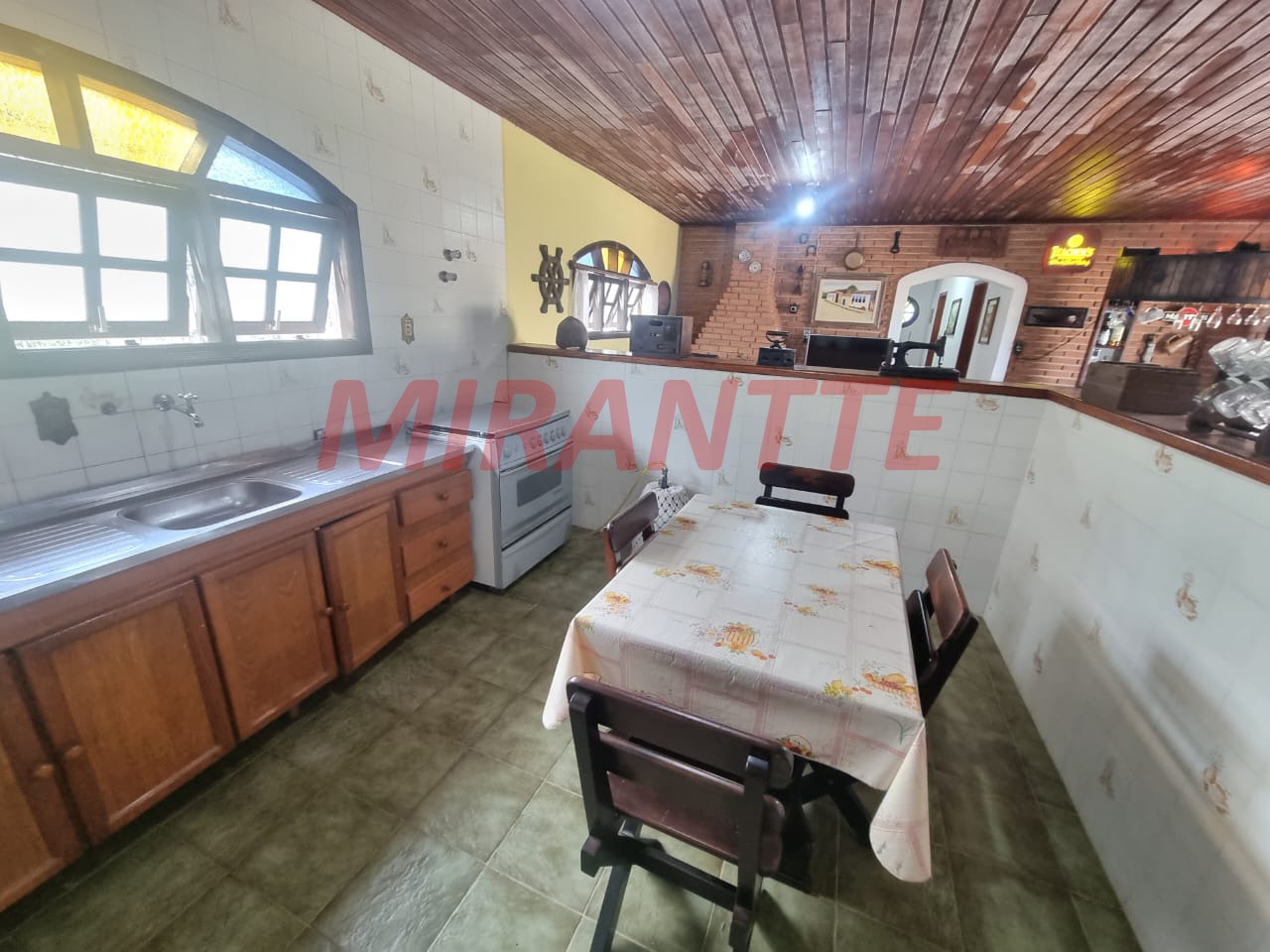Cond. fechado de 159.9m² com 3 quartos em Canjica (Terra Preta)