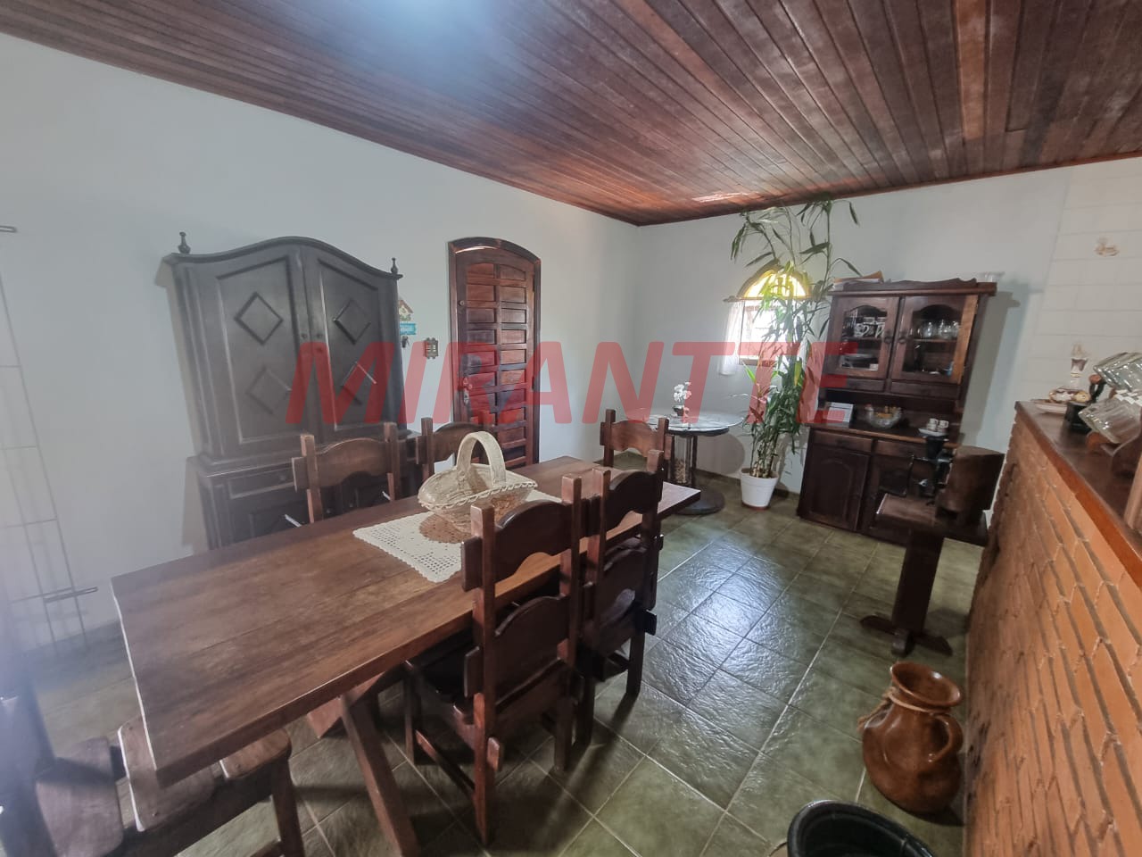 Cond. fechado de 159.9m² com 3 quartos em Canjica (Terra Preta)