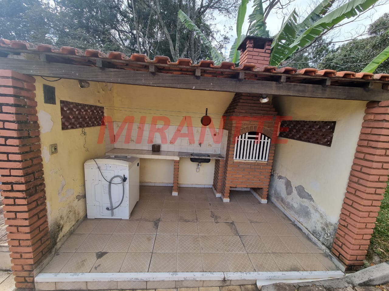 Cond. fechado de 159.9m² com 3 quartos em Canjica (Terra Preta)