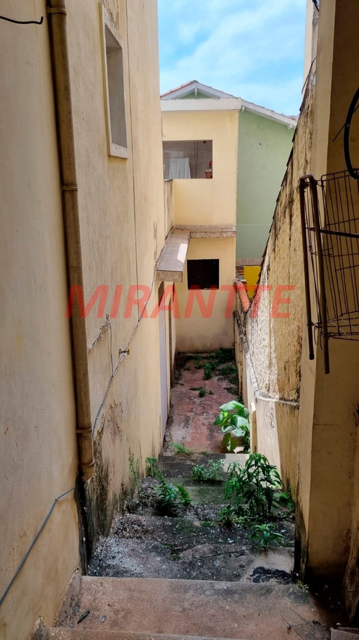 Sobrado de 107m² com 3 quartos em Água Fria