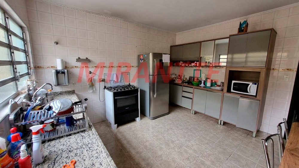 Sobrado de 107m² com 3 quartos em Água Fria