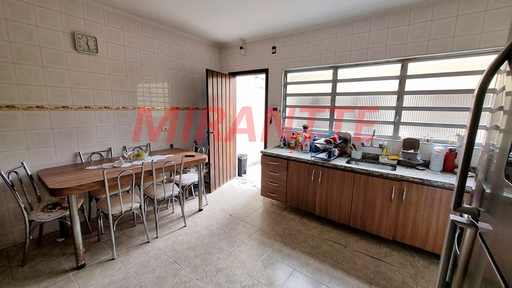 Sobrado de 107m² com 3 quartos em Água Fria