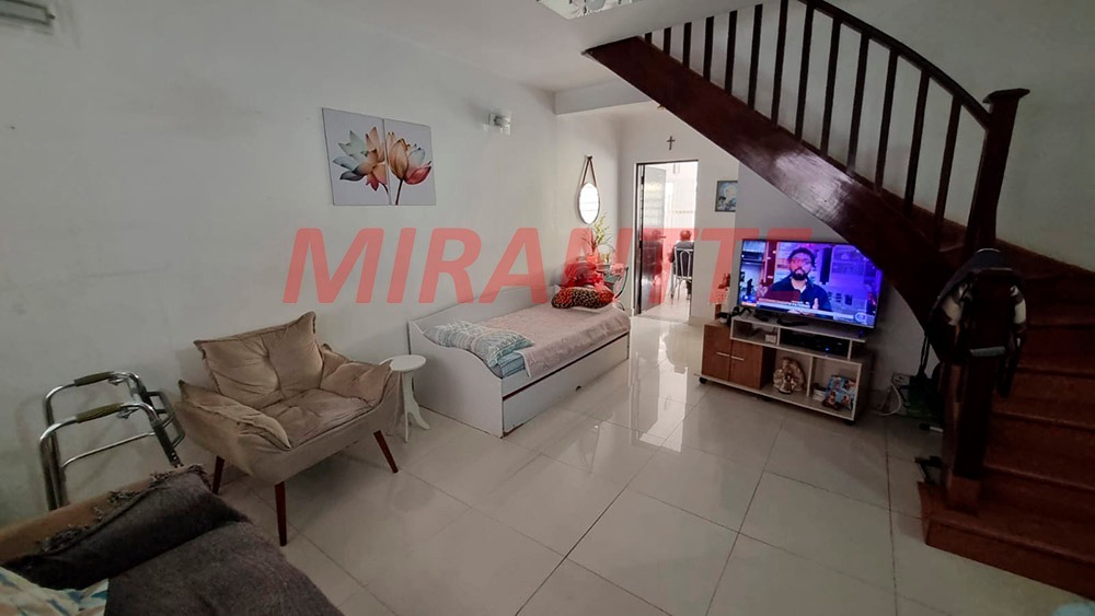 Sobrado de 107m² com 3 quartos em Água Fria