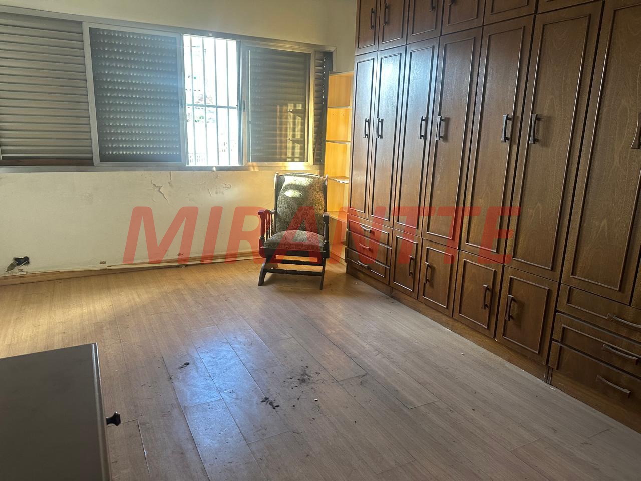 Sobrado de 420m² com 4 quartos em Vila Dalila