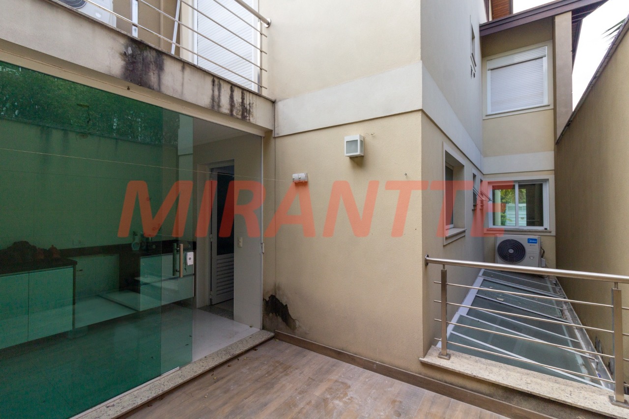 Sobrado de 300m² com 5 quartos em Jardim Bibi
