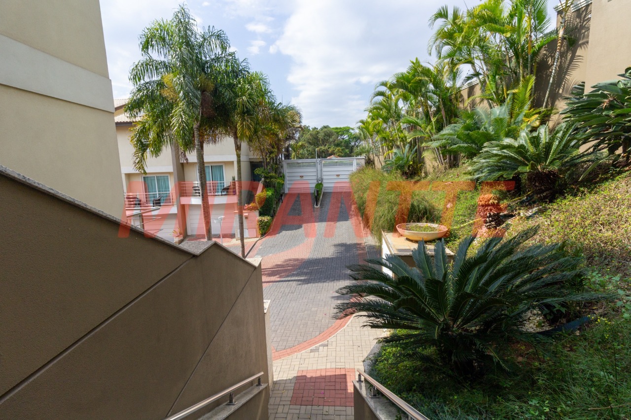 Sobrado de 300m² com 5 quartos em Jardim Bibi