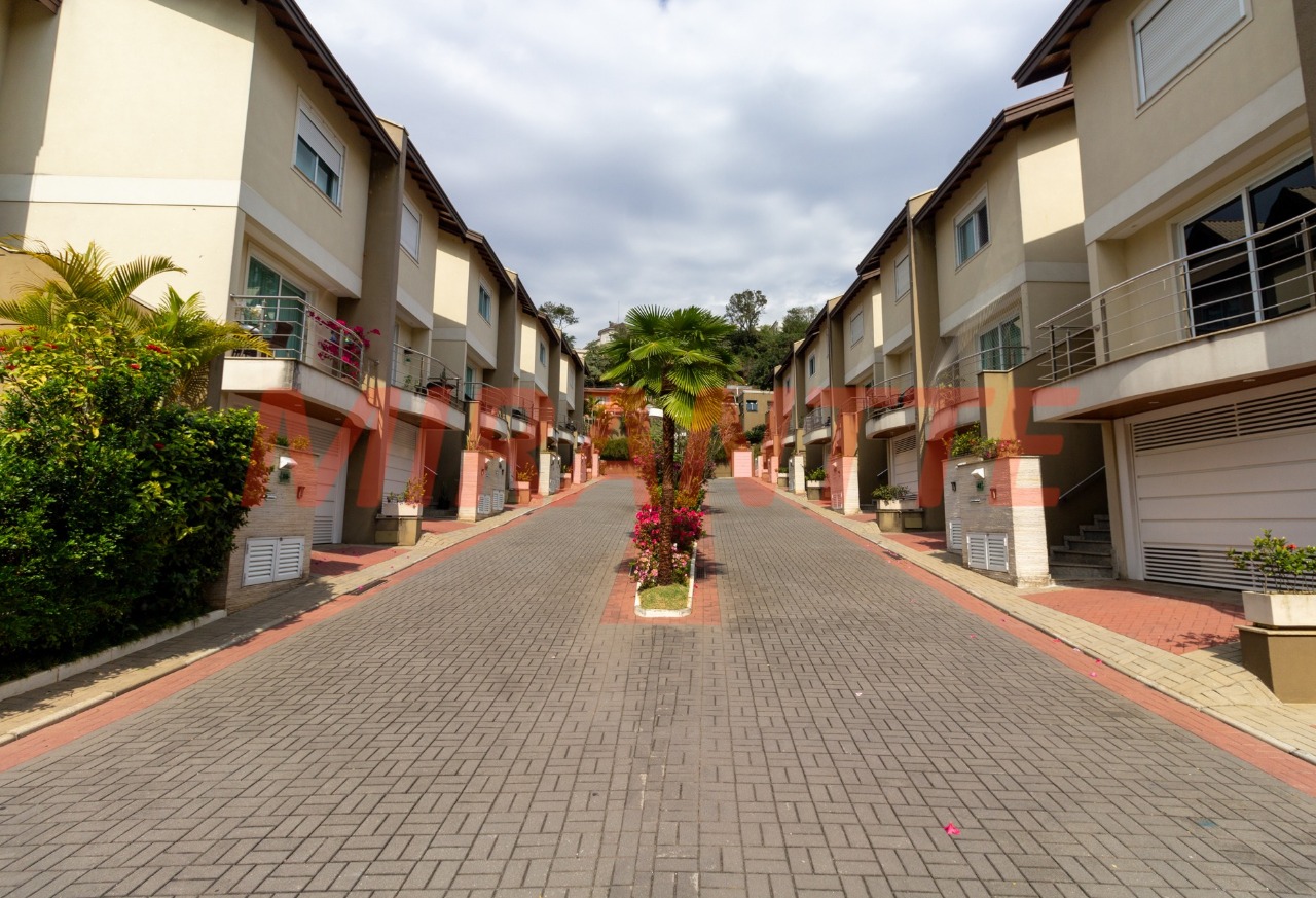 Sobrado de 300m² com 5 quartos em Jardim Bibi