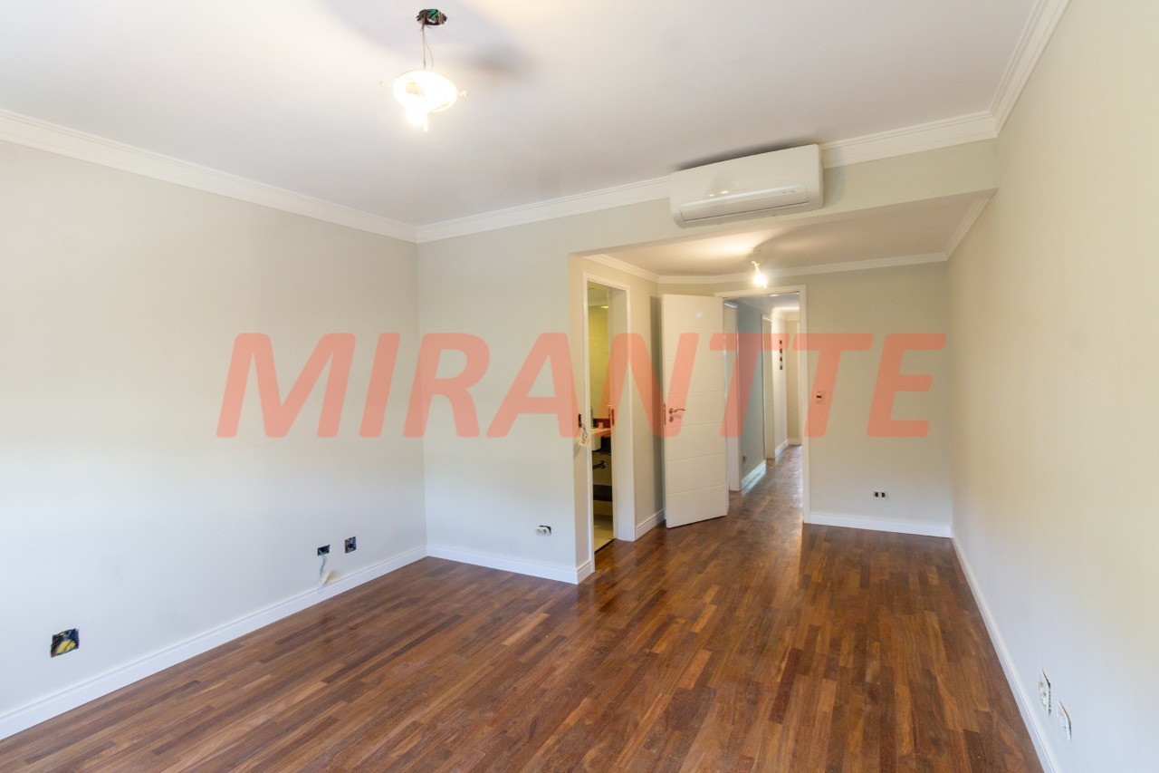 Sobrado de 300m² com 5 quartos em Jardim Bibi