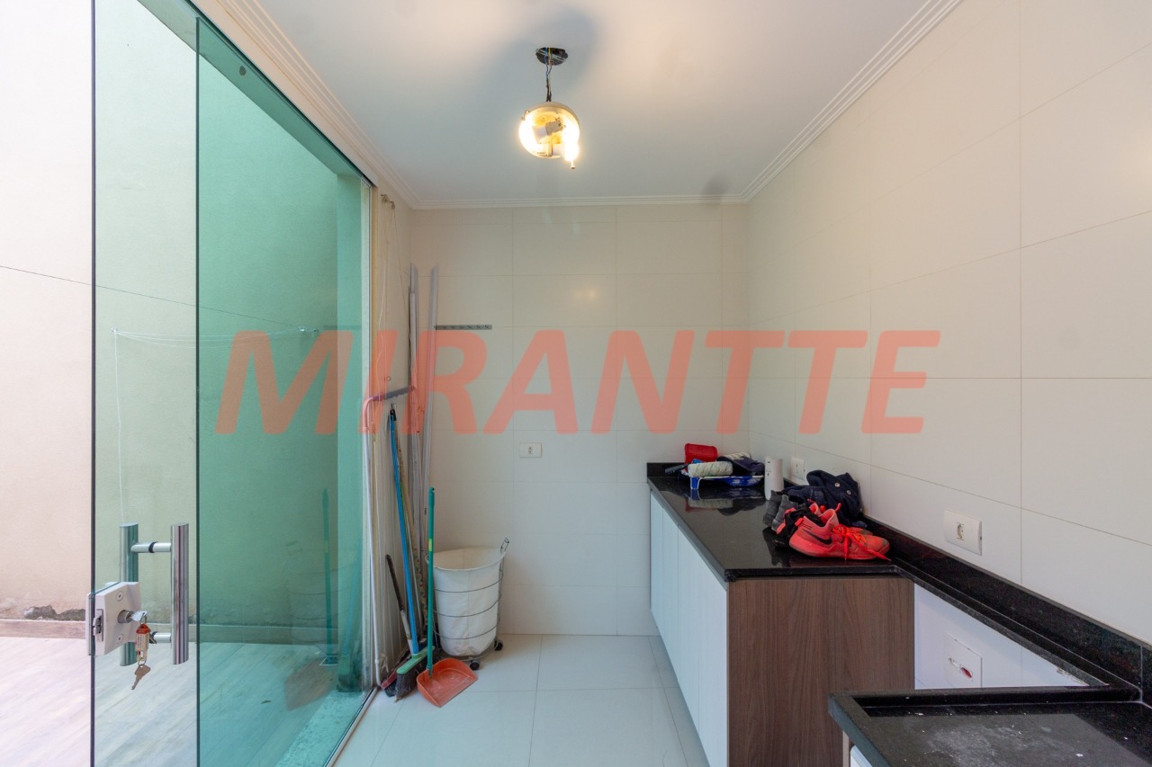 Sobrado de 300m² com 5 quartos em Jardim Bibi