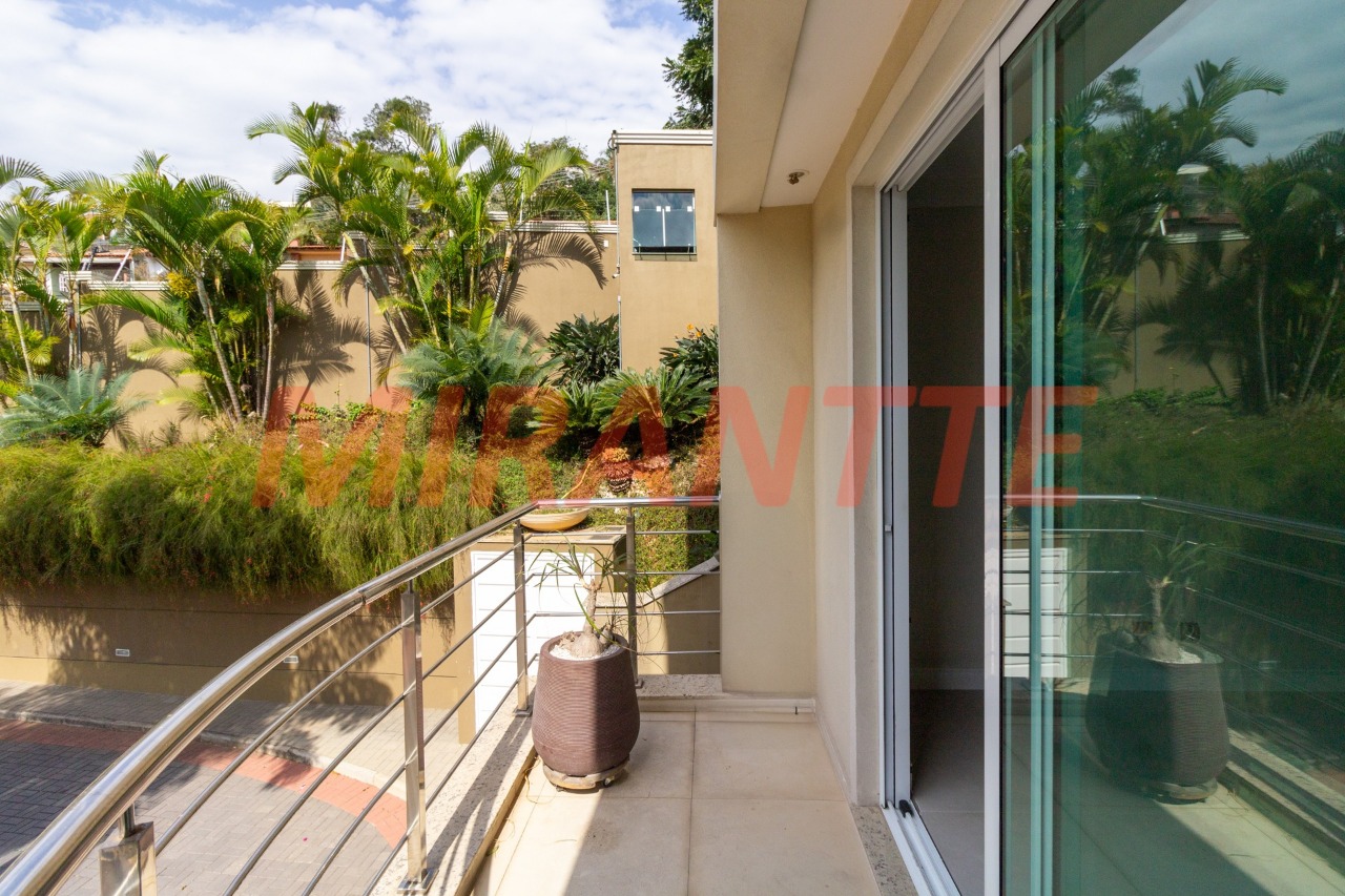 Sobrado de 300m² com 5 quartos em Jardim Bibi