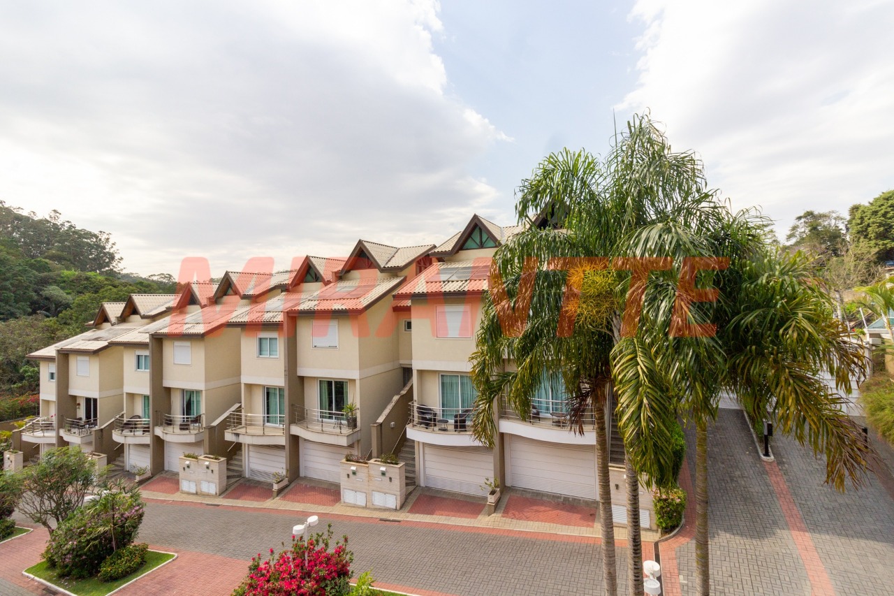 Sobrado de 300m² com 5 quartos em Jardim Bibi