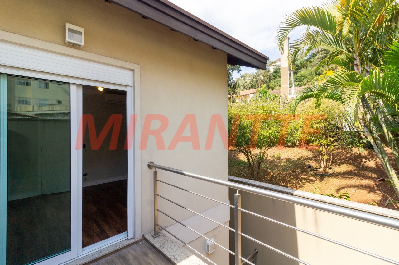 Sobrado de 300m² com 5 quartos em Jardim Bibi