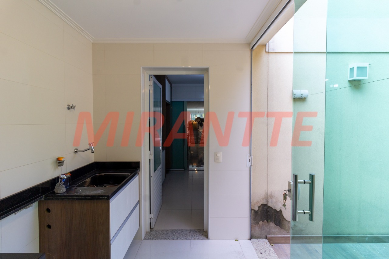 Sobrado de 300m² com 5 quartos em Jardim Bibi