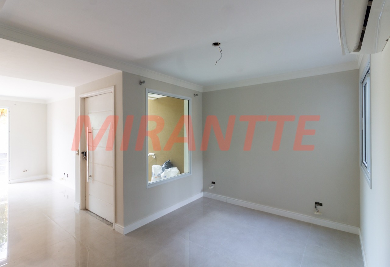 Sobrado de 300m² com 5 quartos em Jardim Bibi