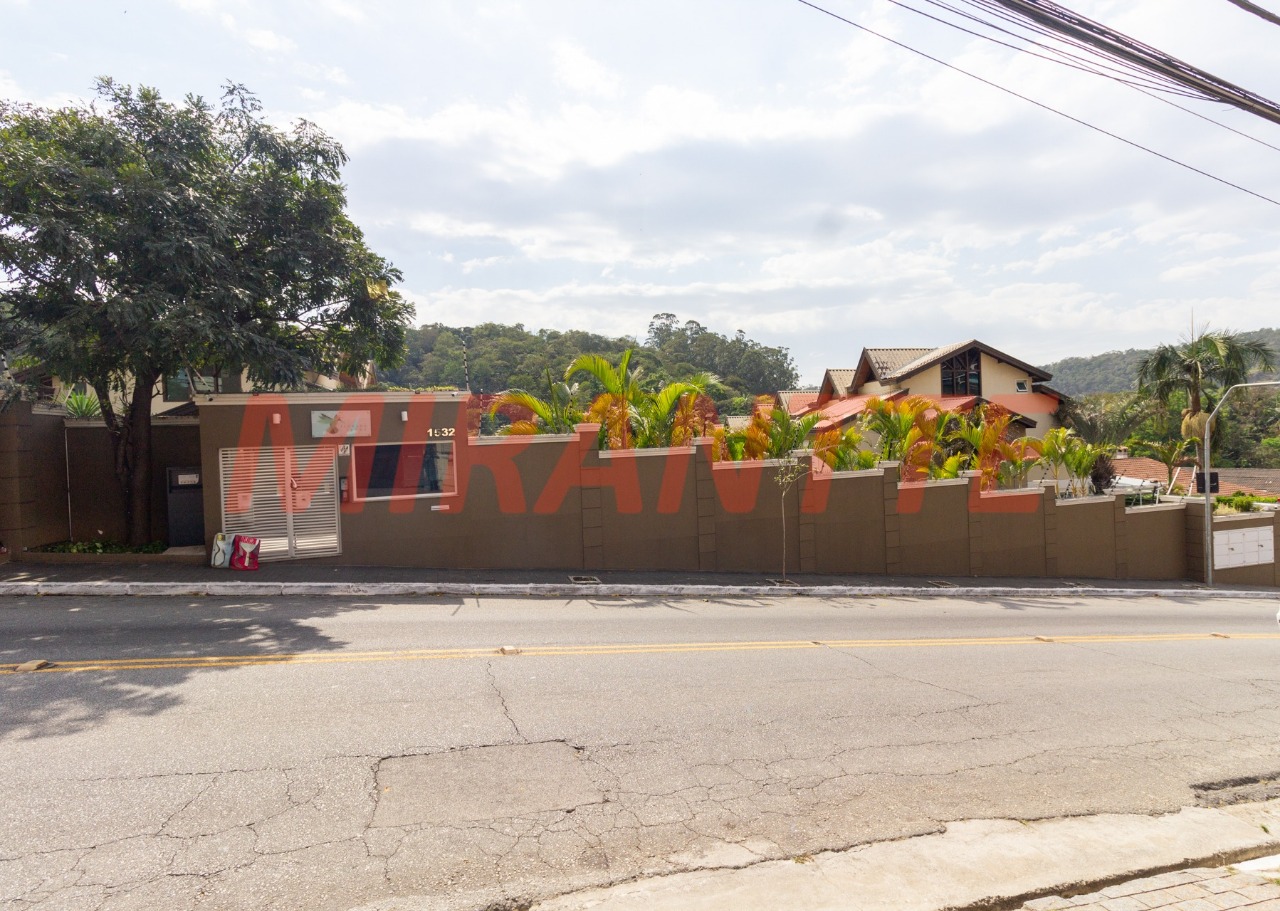 Sobrado de 300m² com 5 quartos em Jardim Bibi