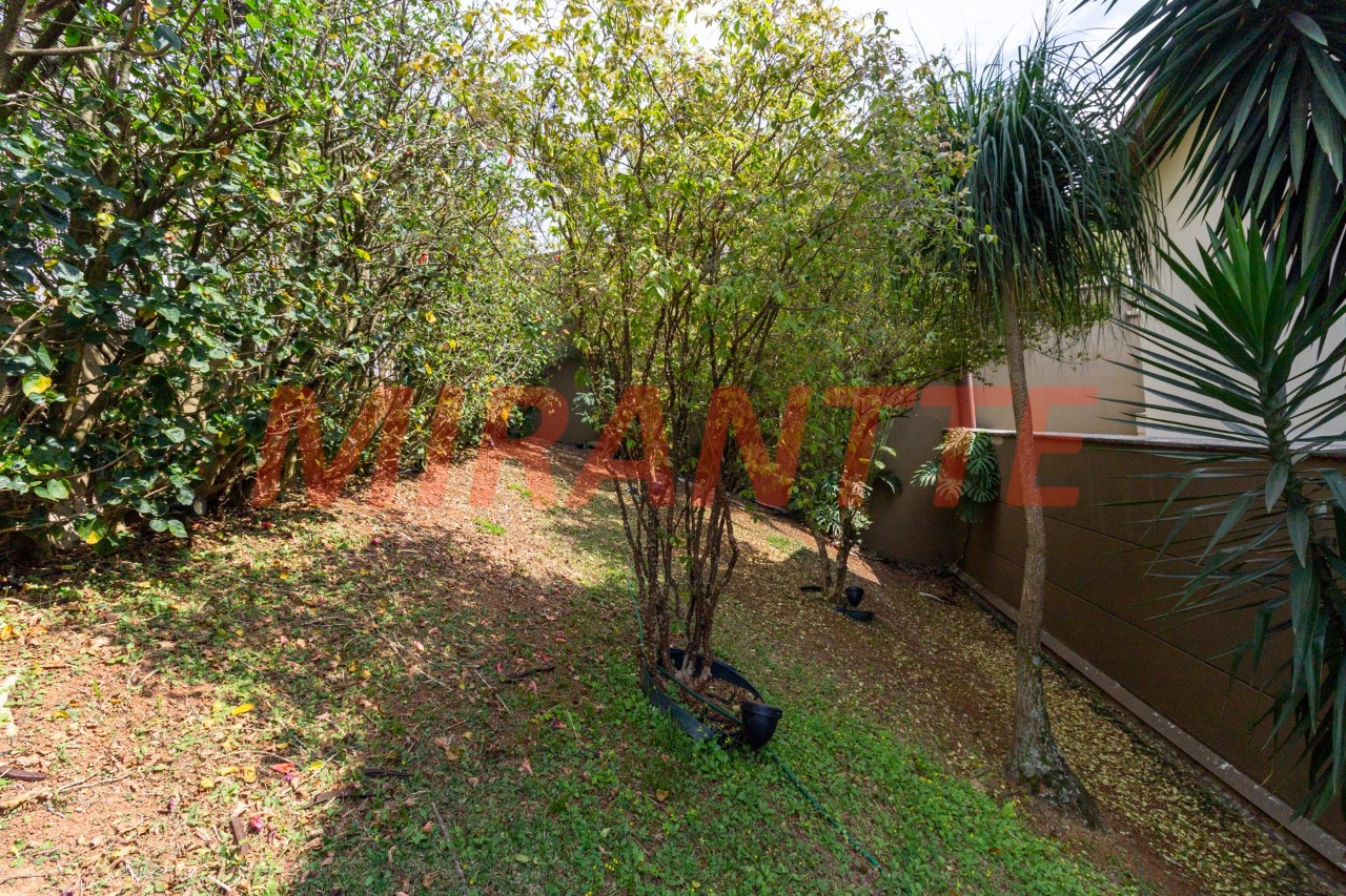 Sobrado de 300m² com 5 quartos em Jardim Bibi