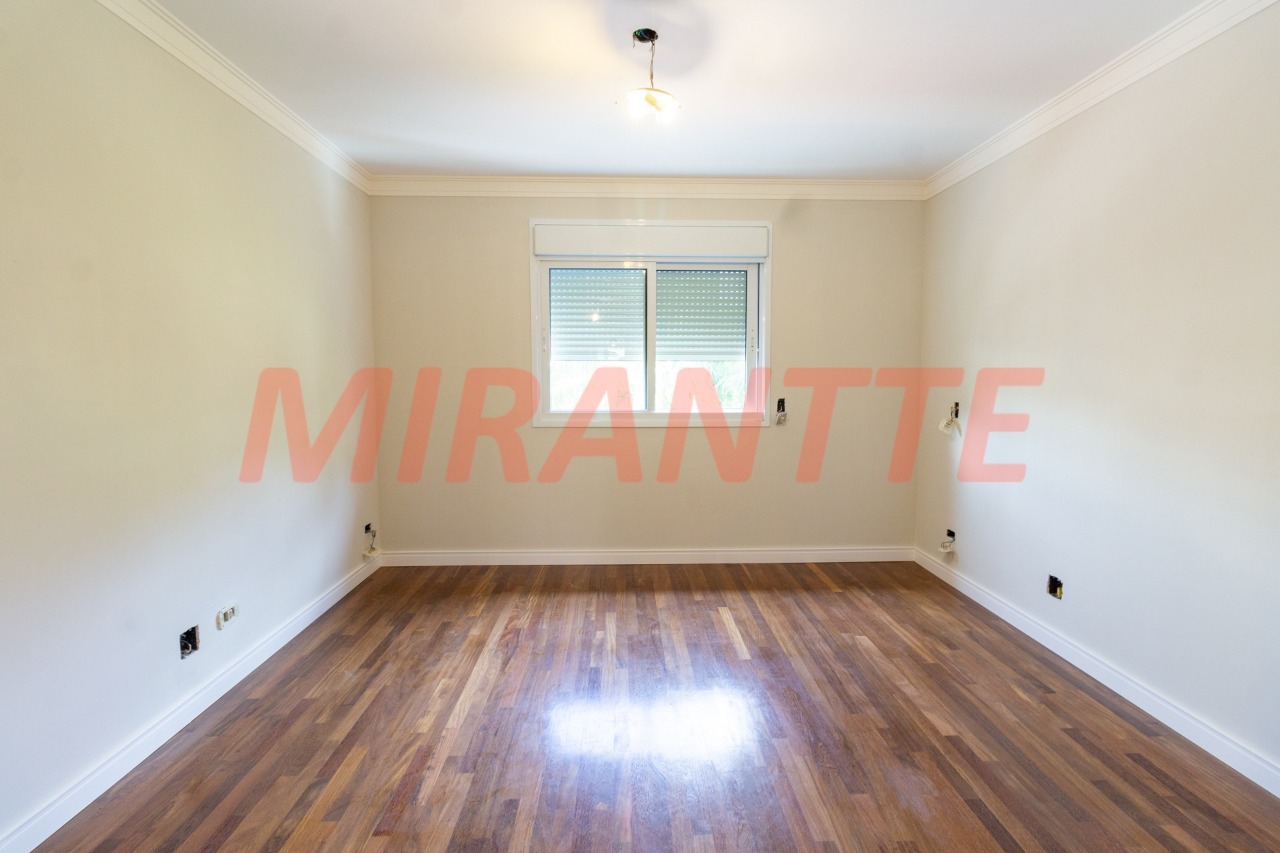 Sobrado de 300m² com 5 quartos em Jardim Bibi