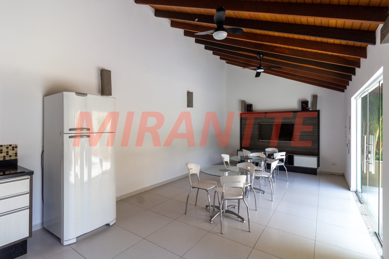 Sobrado de 300m² com 5 quartos em Jardim Bibi
