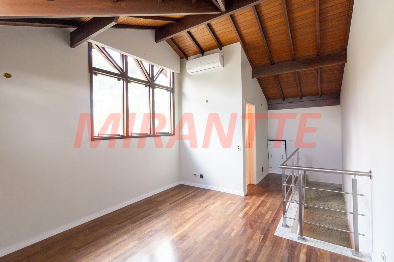 Sobrado de 300m² com 5 quartos em Jardim Bibi