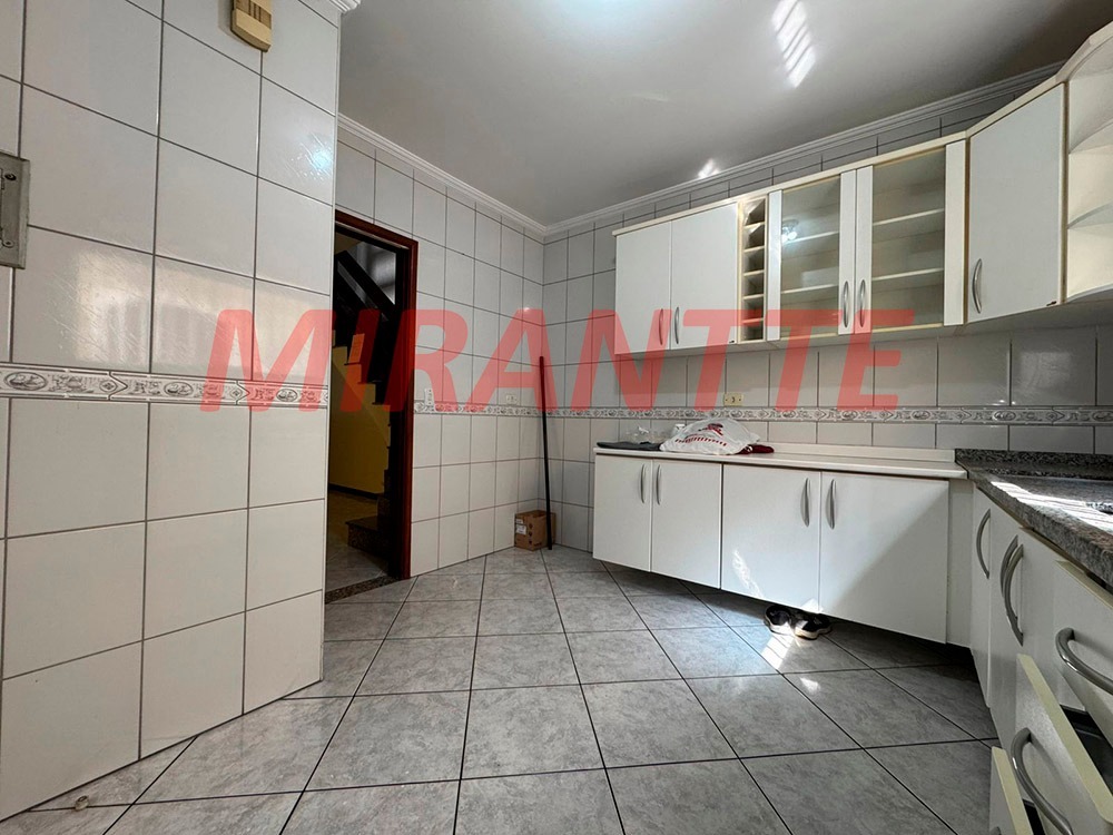Sobrado de 93m² com 2 quartos em Jardim Mangalot