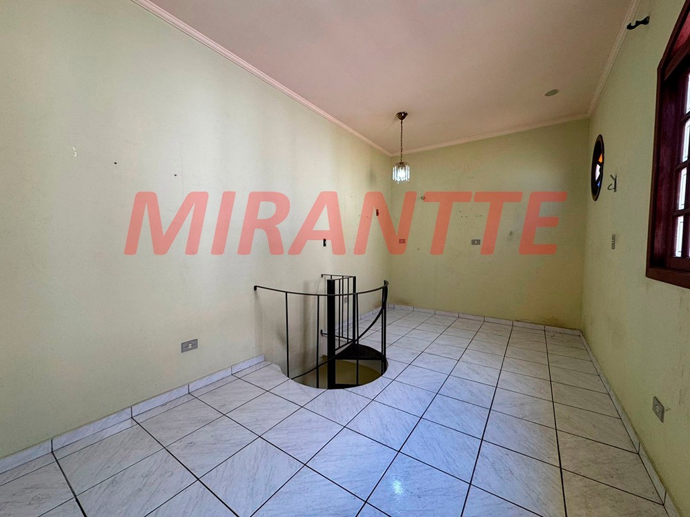 Sobrado de 93m² com 2 quartos em Jardim Mangalot