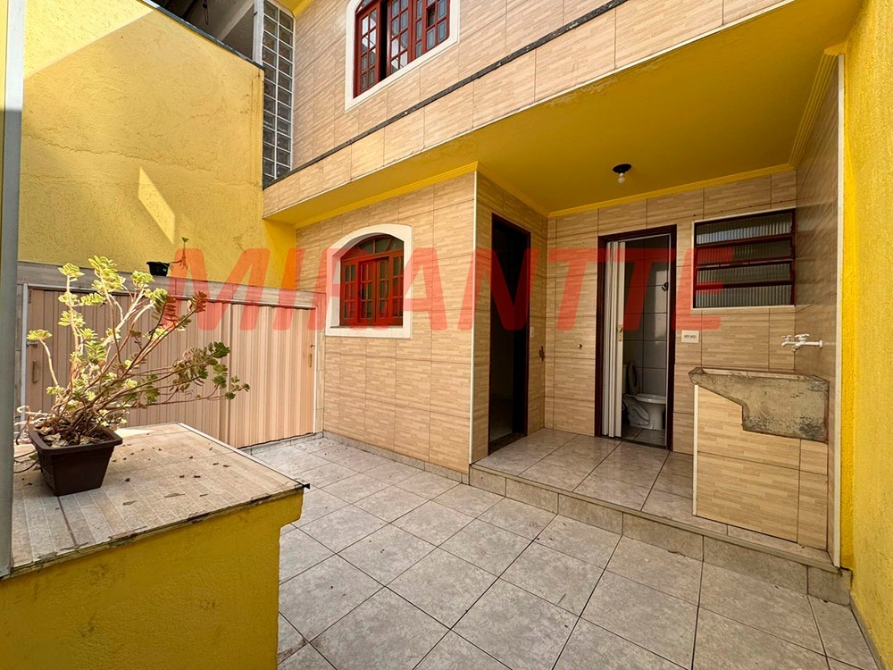 Sobrado de 93m² com 2 quartos em Jardim Mangalot