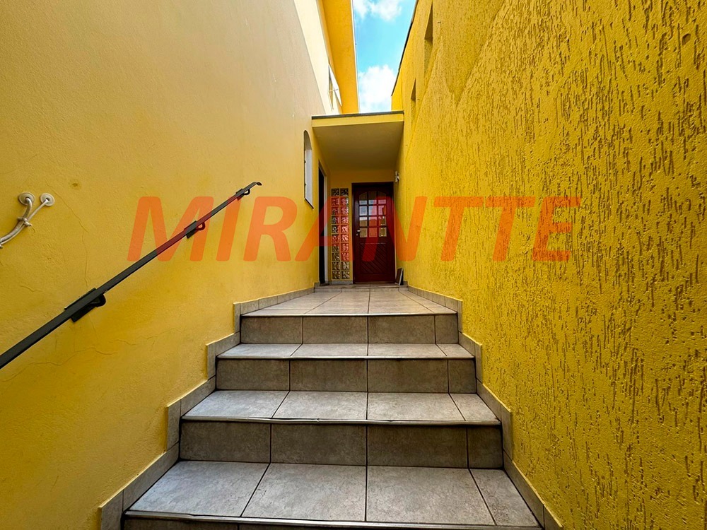 Sobrado de 93m² com 2 quartos em Jardim Mangalot