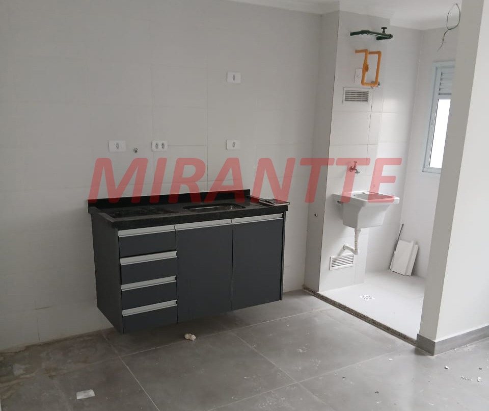 Apartamento de 40m² com 2 quartos em Santa Teresinha