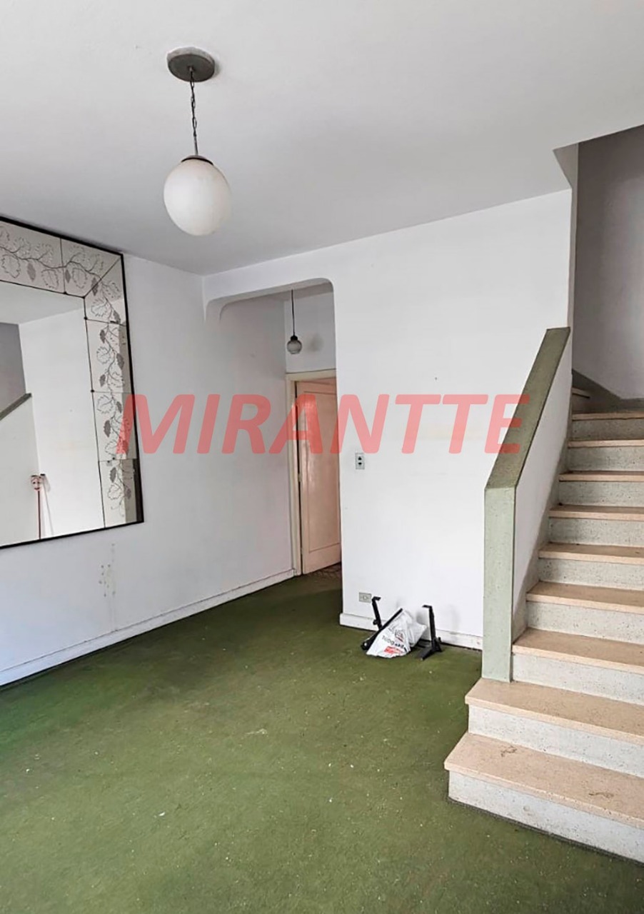 Sobrado de 200m² com 4 quartos em Santana