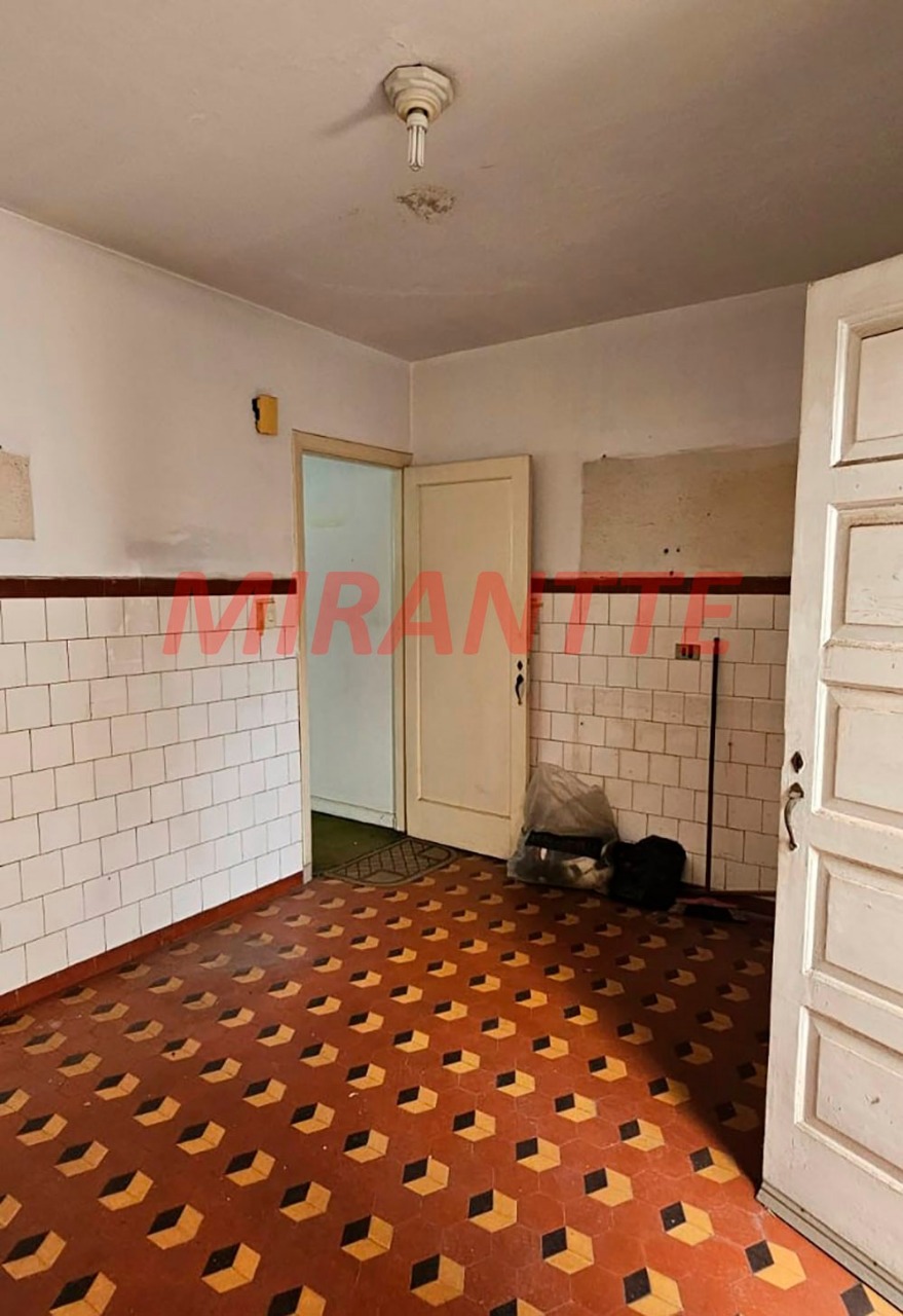 Sobrado de 200m² com 4 quartos em Santana