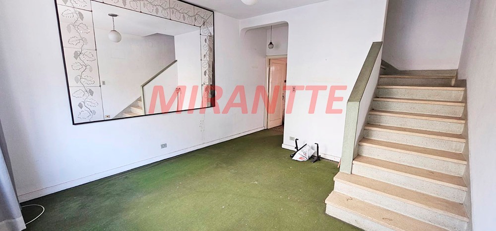 Sobrado de 200m² com 4 quartos em Santana