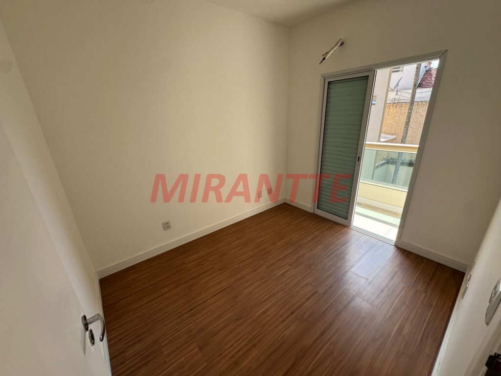 Cond. fechado de 157m² com 3 quartos em Chora Menino