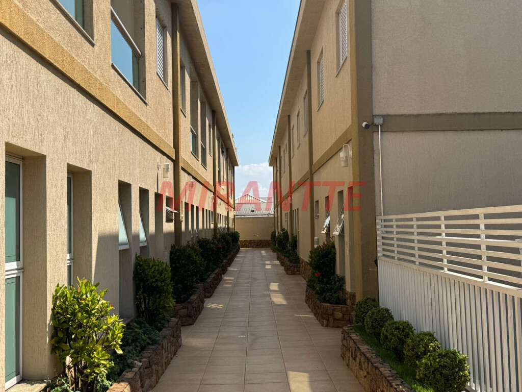 Cond. fechado de 157m² com 3 quartos em Chora Menino